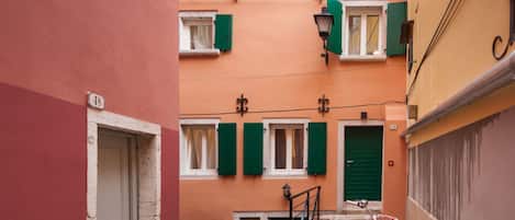 مدخل المنشأة