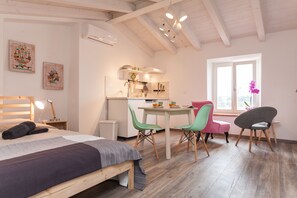 Panoramic Studio, Sea View (Mare) | In-room safe, soundproofing, free cribs/infant beds, free WiFi - Apartments and Rooms Hey Rovinj (Rovinj)