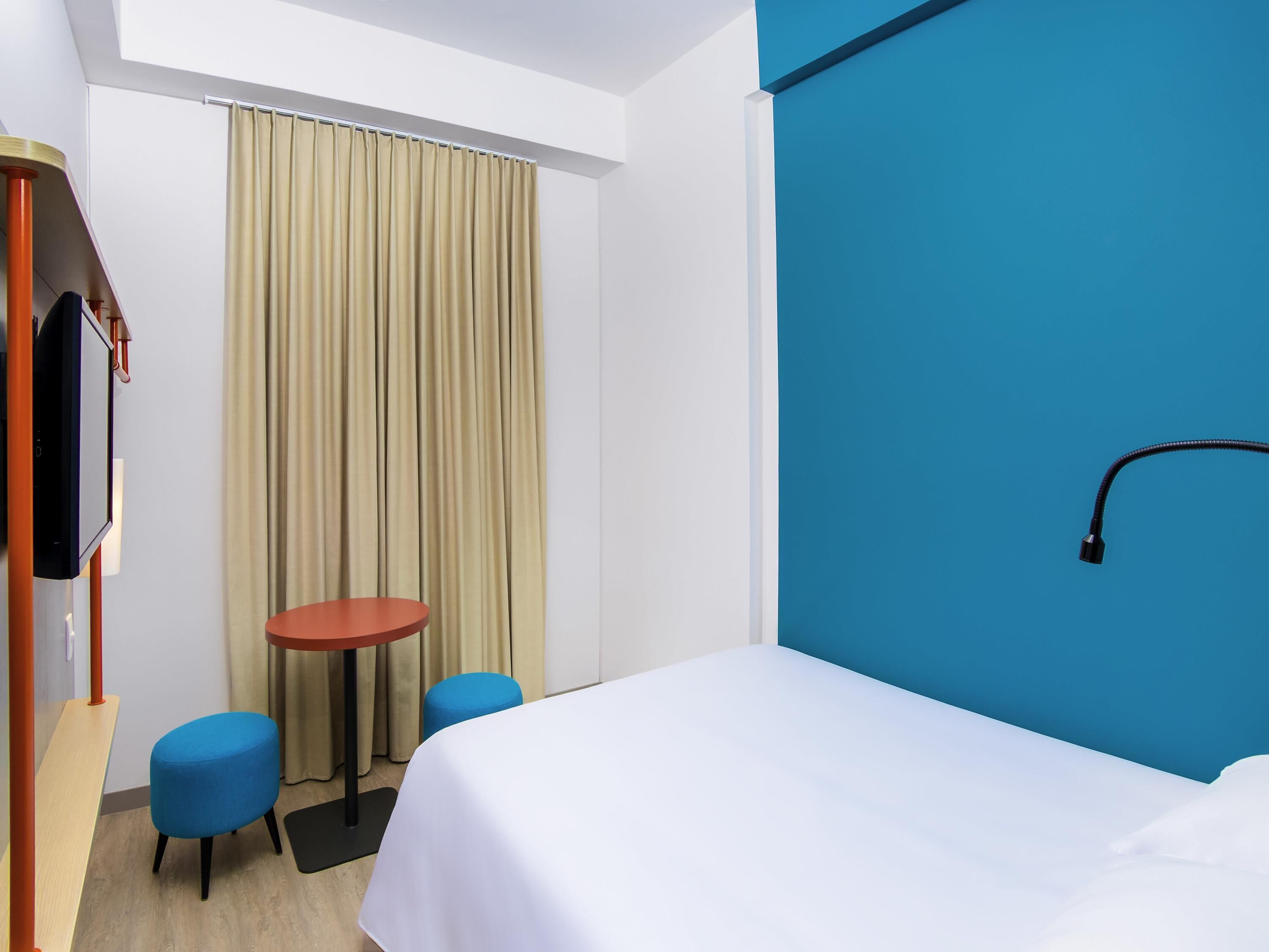 standard room, 1 double bed | in-room safe, soundproofing, free wifi, bed sheets
