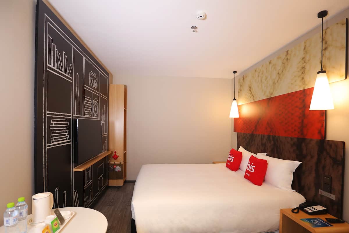 Double Room | Desk, blackout drapes, soundproofing, free WiFi