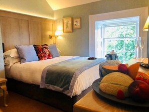 Premium bedding, in-room safe, individually decorated - Avalon House Hotel (Castlecomer)