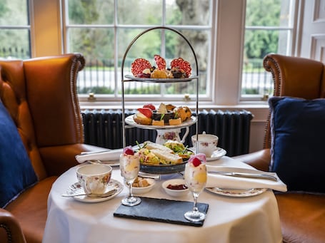 Restaurantes. Avalon House Hotel