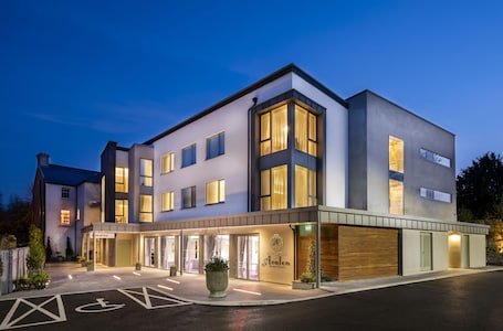 Exterior. Avalon House Hotel