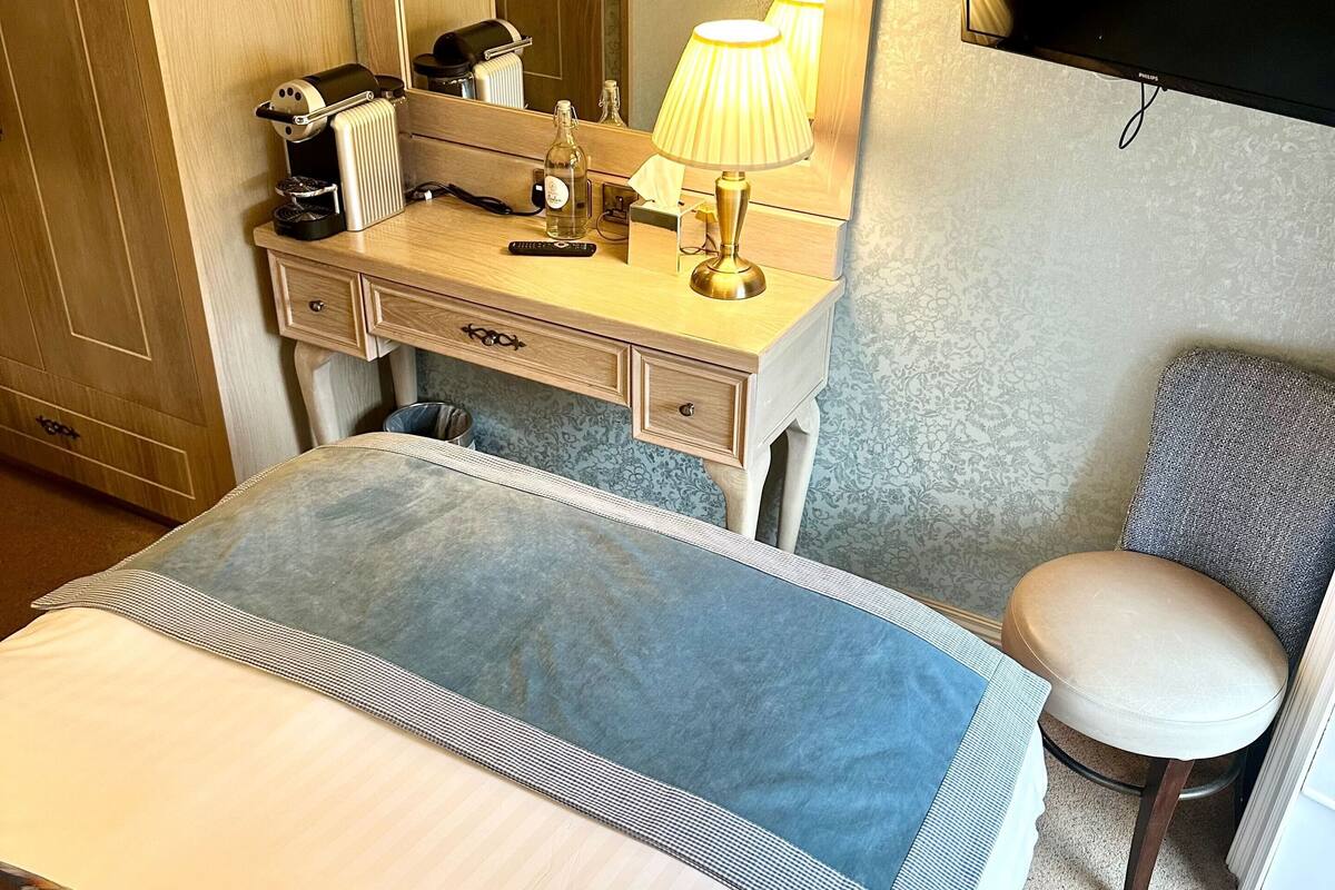 premium bedding, in-room safe, individually decorated