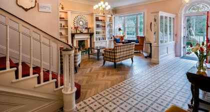 Avalon House Hotel