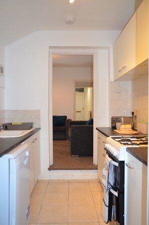 公寓, 2 间卧室 | 共用厨房设施 | 微波炉、烤箱、炉灶、洗碗机