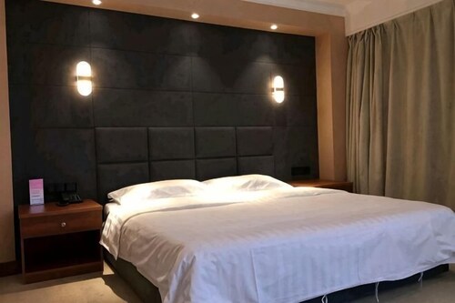Huaxia Hotel