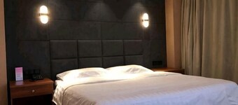 Huaxia Hotel