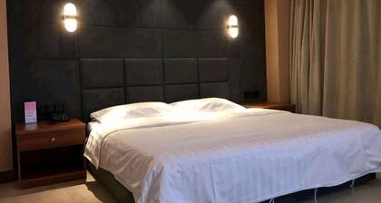 Huaxia Hotel