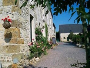 Exterior - La Mare Aux 3 Diables Chambre d'Hôtes (Fresney-le-Vieux)