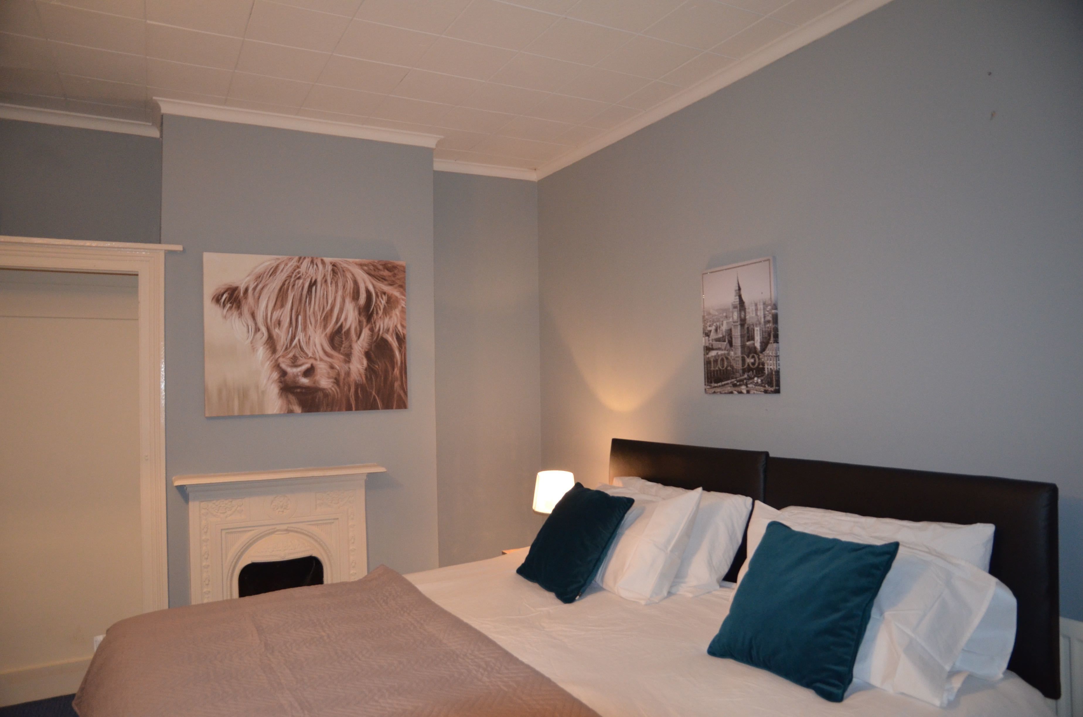 3 kamar tidur, setrika/meja setrika, Wi-Fi gratis, dan seprai linen