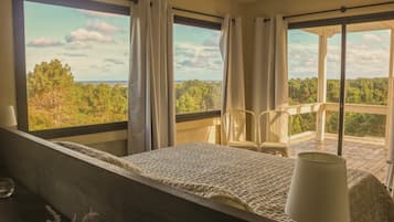 Minibar, safe på rommet, skrivebord og wi-fi (inkludert)