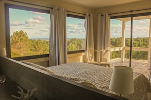 Minibar, caja de seguridad en la habitación, escritorio y wifi gratis