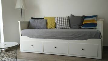 Studio, Meerblick | Wohnbereich | Flachbildfernseher