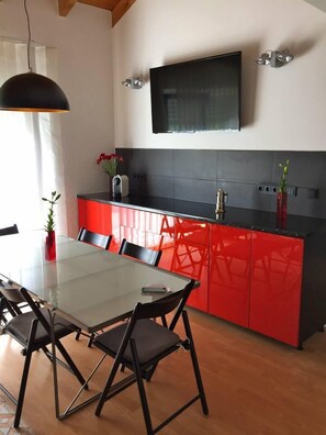 Daily continental breakfast (EUR 15 per person) - Kleine 5 - feines Wohnen auf Zeit (Rheinstetten)