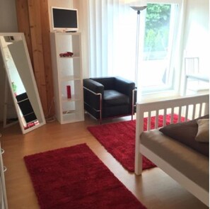 Double or Twin Room | Free WiFi, bed sheets - Kleine 5 - feines Wohnen auf Zeit (Rheinstetten)