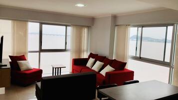 Televisión de pantalla plana de 43 pulgadas con canales digitales