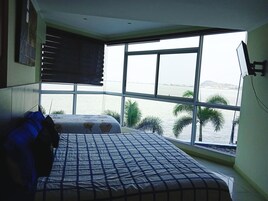 Family Apartment, 2 Bedrooms, River View, Ground Floor (2 Bedrooms with 3 Beds) | Premium bedding, down comforters, pillowtop beds, individually decorated