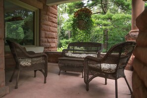 Porch - Pinehurst Inn Bed & Breakfast (Bayfield)