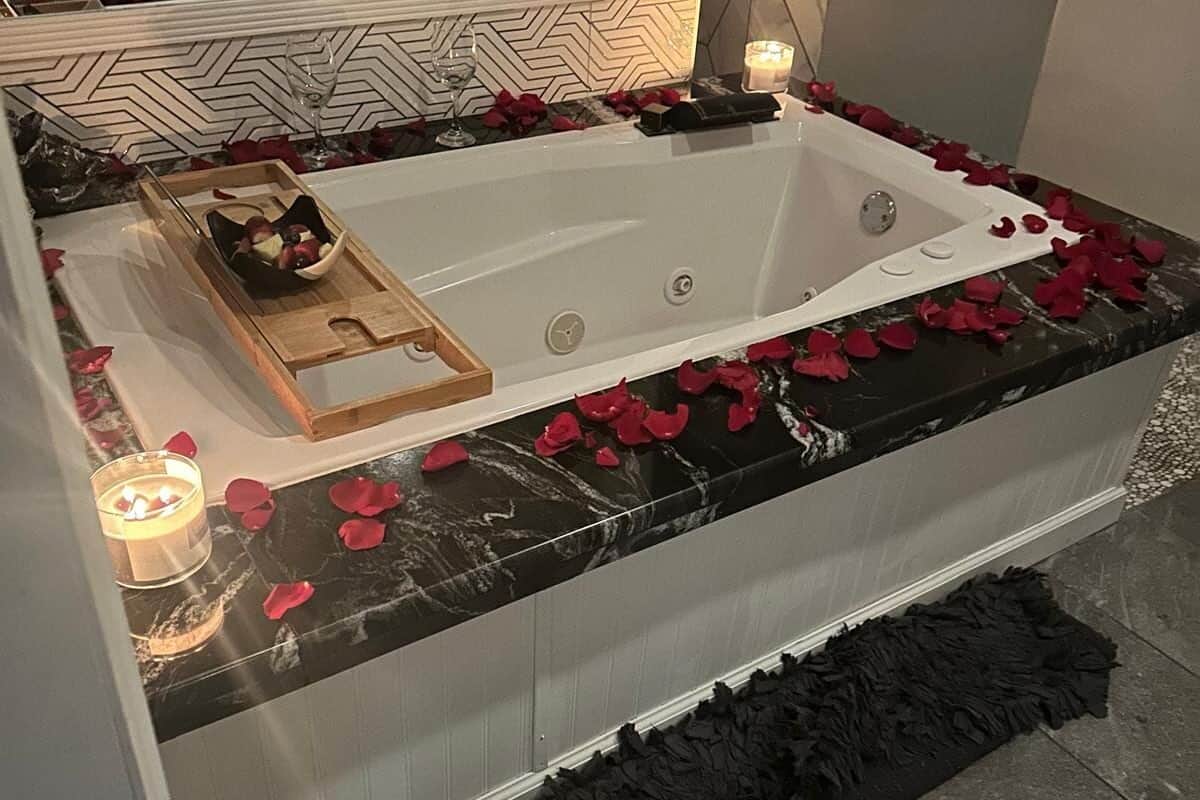 Secluded House | Bathroom | Hair dryer, bathrobes, towels, soap