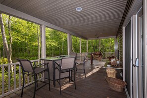 Secluded House | Terrace/patio