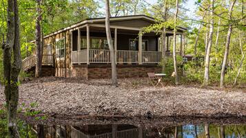 Secluded House | 1 bedroom, premium bedding, memory-foam beds, individually decorated