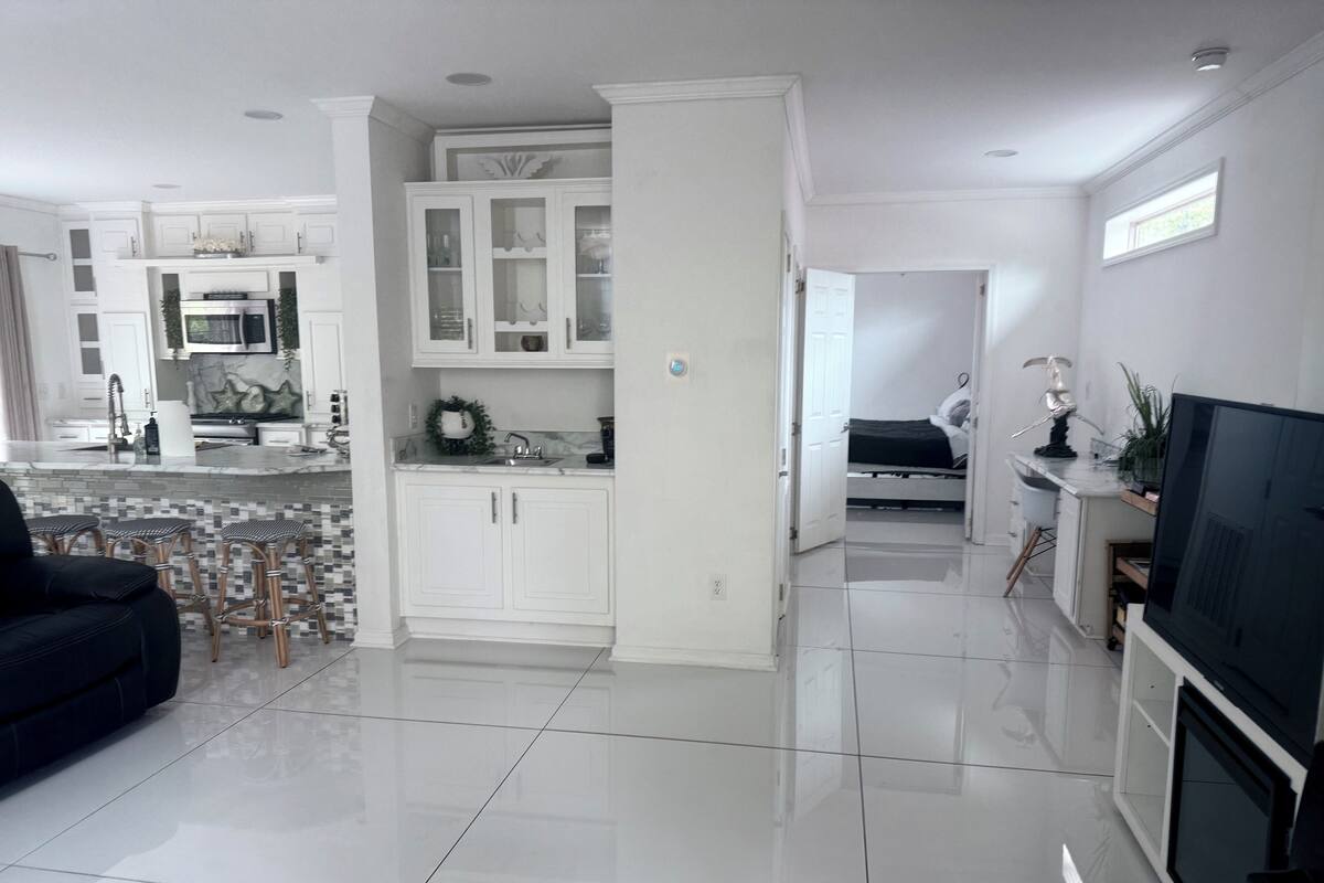 Secluded House | Living area | 75-inch Smart TV with digital channels, Netflix, first-run movies