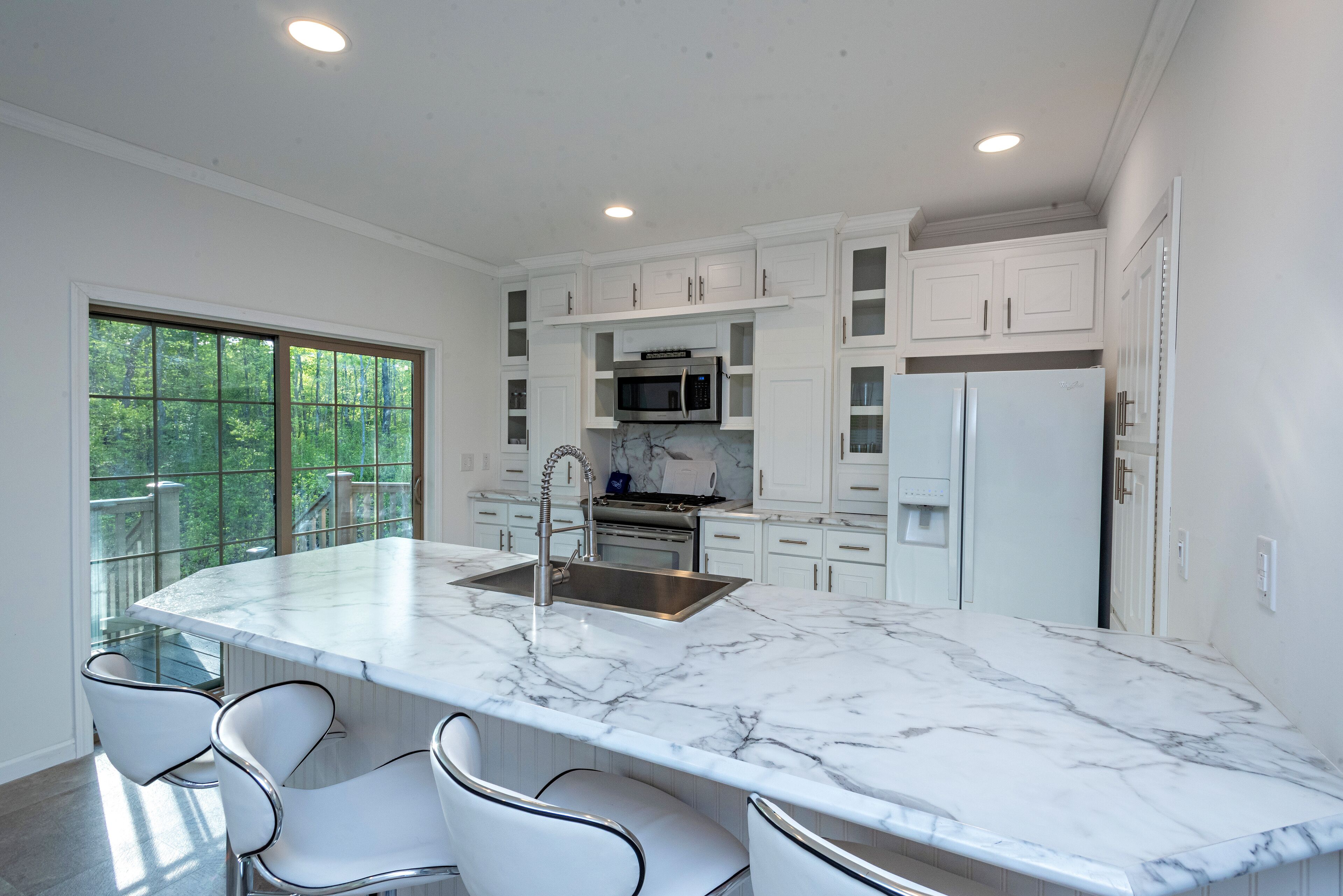 Secluded House | Private kitchen | Full-sized fridge, microwave, oven, stovetop