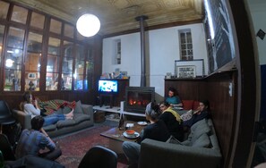 Living area - Escarabajo Hostel - Adults only (Valparaiso)