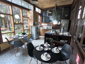 Fridge, microwave - Escarabajo Hostel - Adults only (Valparaiso)