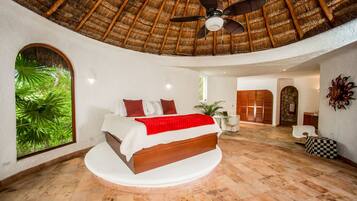 Villa Deluxe, 4 habitaciones, para no fumadores, vista al jardín | 4 habitaciones y caja de seguridad en la habitación