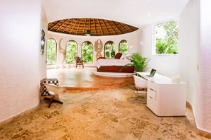 Villa Deluxe, 4 chambres, non-fumeurs, vue jardin | 4 chambres, coffres-forts dans les chambres, décoration personnalisée