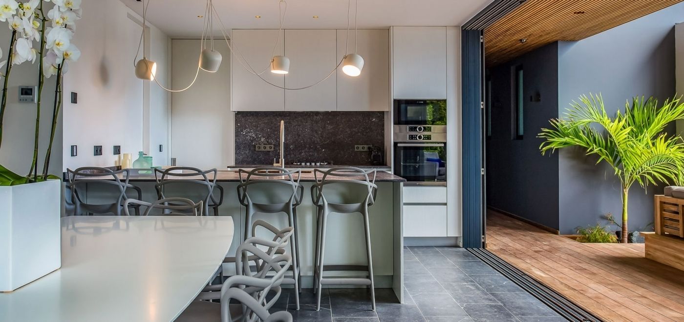 ไมโครเวฟ, เตาประกอบอาหาร, เครื่องล้างจาน, เครื่องชงกาแฟเอสเปรสโซ