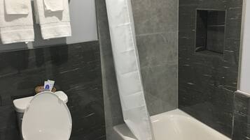 Ensemble douche/baignoire, baignoire relaxante profonde