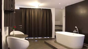 Minibar, coffres-forts dans les chambres, décoration personnalisée
