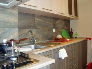 Classic-Apartment, 1 King-Bett | Eigene Küche | Großer Kühlschrank, Mikrowelle, Herdplatte, Wasserkocher