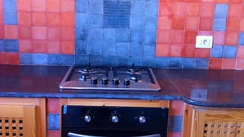 Panoramic Villa, 3 Bedrooms, Valley View | Private kitchen | Fridge, microwave, oven, stovetop