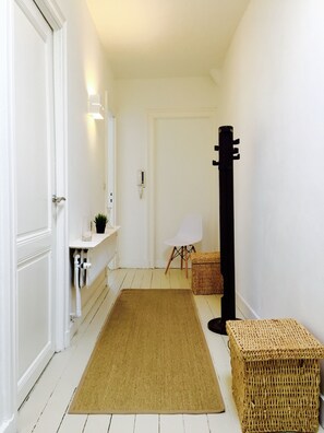 Decoración personalizada, muebles diferentes y escritorio