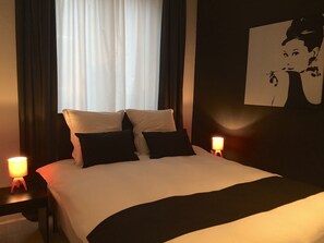 Decoración personalizada, muebles diferentes y escritorio