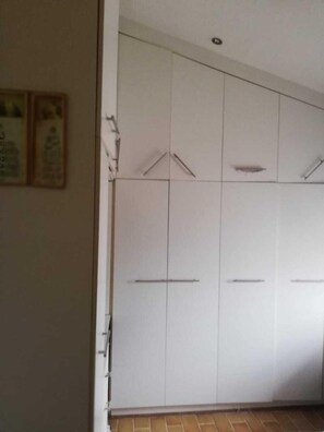 Apartment, 3 Bedrooms | Room amenity - Majestik (Bluff)