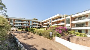 Exterior - The Commodore, 23,9-11 Donald Street - Delightful unit with gorgeous water views, air con and wi-fi (Nelson Bay)