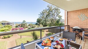 Outdoor dining - The Commodore, 23,9-11 Donald Street - Delightful unit with gorgeous water views, air con and wi-fi (Nelson Bay)