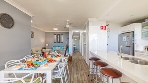 Dining - The Commodore, 23,9-11 Donald Street - Delightful unit with gorgeous water views, air con and wi-fi (Nelson Bay)