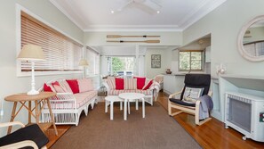Smart TV - Dutchies Haven, 11 Christmas Bush Ave - Pet friendly, large enclosed yard, air con and Wi-Fi (Nelson Bay)