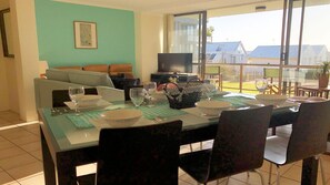 Dining - The Poplars, 15,36 Magnus Street - Unit in a great complex with a pool and close to town (Nelson Bay)