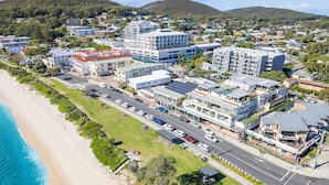 Exterior - Hibiscus Court, 2/9 Government Road - fantastic air conditioned 3 bedroom unit (Shoal Bay)