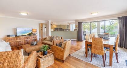 Peninsula Waters, 1/2-4 Soldiers Point Road - Aircon, pool & massive outdoor area