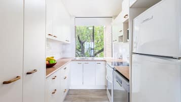 Refrigerador, microondas, horno, lavavajillas