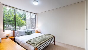 2 chambres, fer et planche à repasser