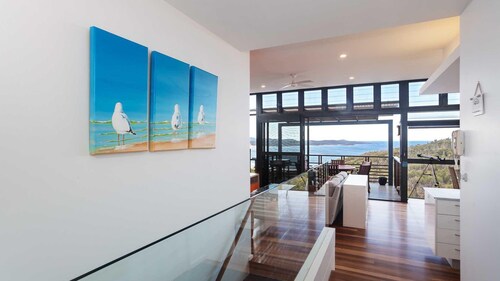 Beach House 7, 26 One Mile Close - air conditioned, wifi, foxtel, linen